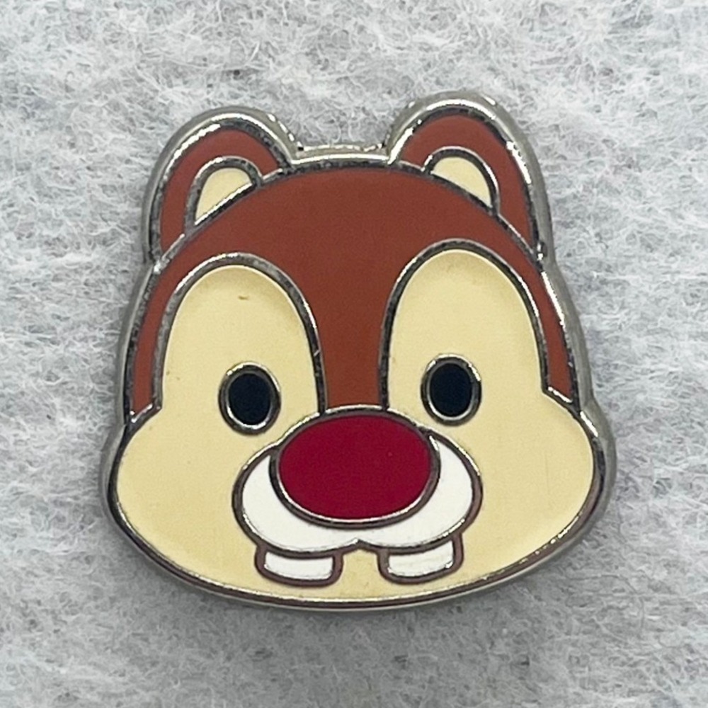 🔮 5/$25 Disney Cute Characters‎ Chip 'n' Dale Pin